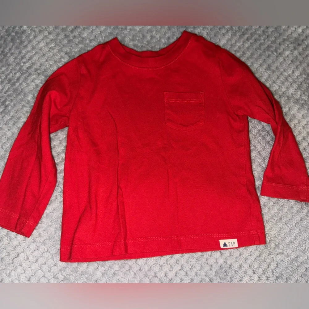 GAP Baby Boys 18-24M Red Shirt Distressed Jeans 2 Piece Set